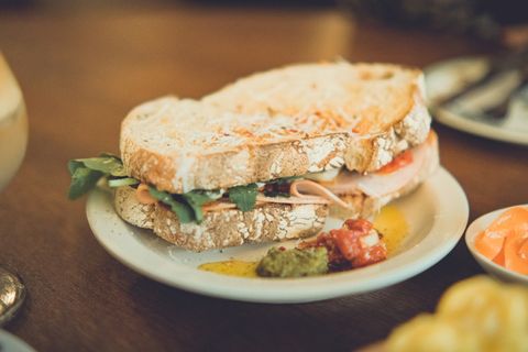 Voorbeeld van een sandwich met verse ingredienten